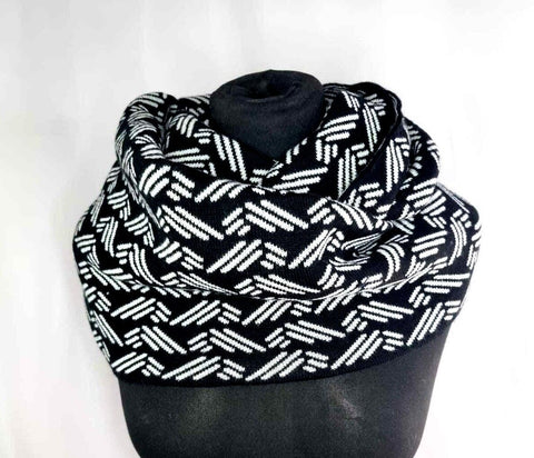 Super soft knitted, chunky neck warmer