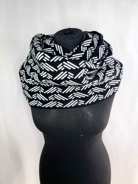 Super soft knitted, chunky neck warmer