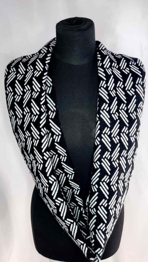 Super soft knitted, chunky neck warmer