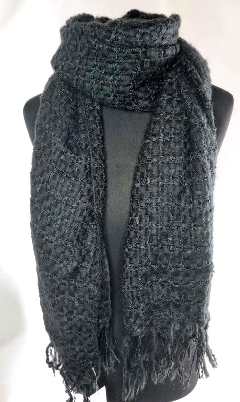 Super soft knitted chunky scarf