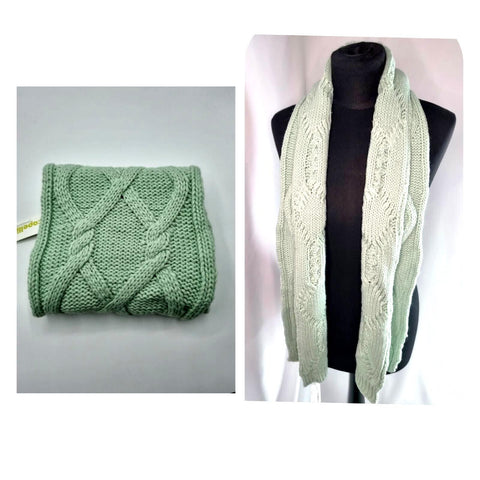 Super soft knitted chunky scarf